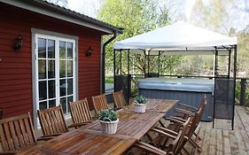 Kyrkekvarn Cottages Habo
